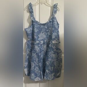 NWT.. AND NOW THIS WOMENS BLUE FLORAL RUFFLE STRAP MINI DRESS